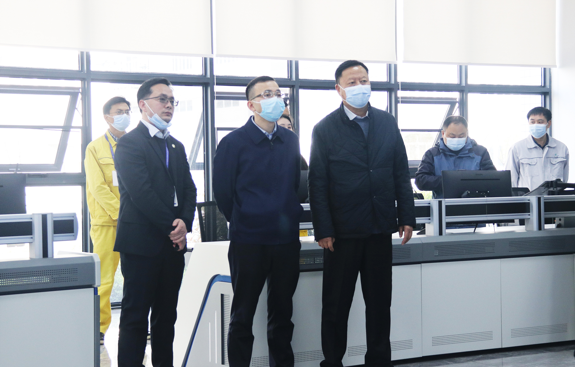 荆州市副市长金鹏一行莅临荆州园区调研指导